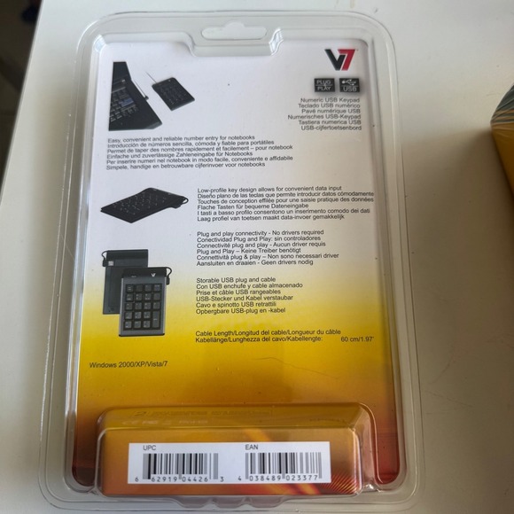 V7 Numeric USB Keypad Portable Number Pad for Laptop PC Windows 2000 Vista 7 NEW - Picture 2 of 6